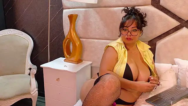 Snapshot of GalileaMoure chatting on March 2026 12:21:02 PM GalileaMoure online show from March 2026 12:21:02 PM