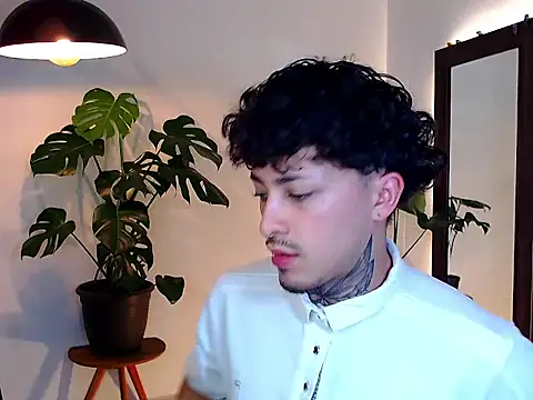 stevennavarro online show from April 2026 10:01:02 PM