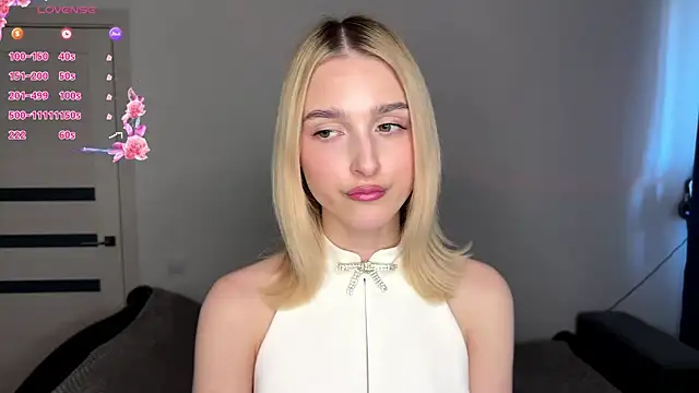 SweetiLun online show from April 2026 01:18:01 PM