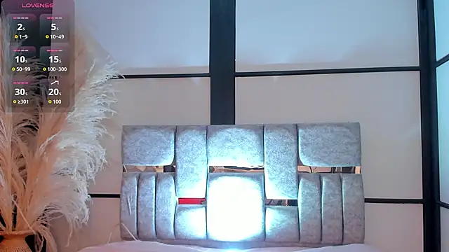 Snapshot of JeanneWilliams chatting on April 2026 12:45:02 PM JeanneWilliams online show from April 2026 12:45:02 PM