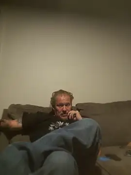 Snapshot of yourMasterisBored chatting on April 2026 02:31:01 AM yourMasterisBored online show from April 2026 02:31:01 AM