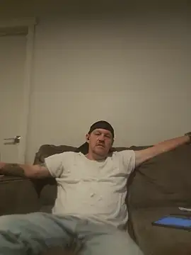 Snapshot of yourMasterisBored chatting on April 2026 01:30:01 PM yourMasterisBored online show from April 2026 01:30:01 PM