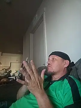 Snapshot of yourMasterisBored chatting on April 2026 12:15:01 AM yourMasterisBored online show from April 2026 12:15:01 AM