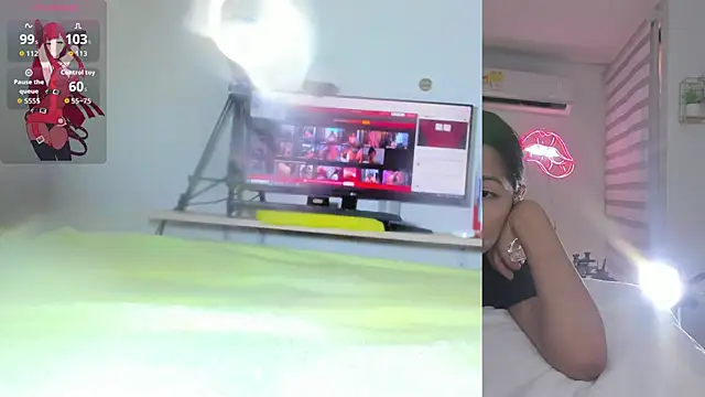 Snapshot of Bella_Donne_ chatting on April 2026 04:59:01 PM Bella Donne online show from April 2026 04:59:01 PM