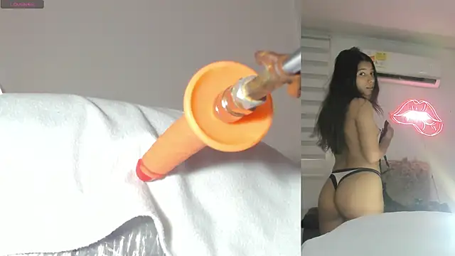 Snapshot of Bella_Donne_ chatting on April 2026 04:56:02 PM Bella Donne online show from April 2026 04:56:02 PM