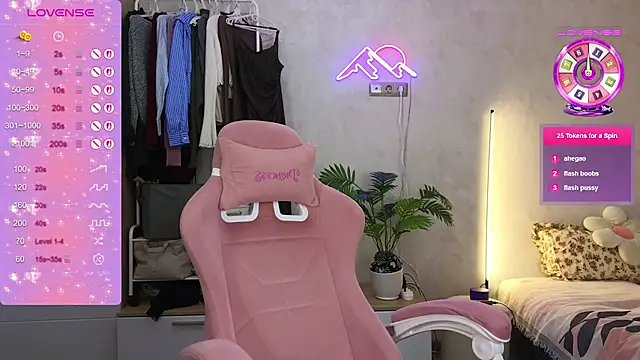 GoldenSunBunny online show from March 2026 02:04:01 AM