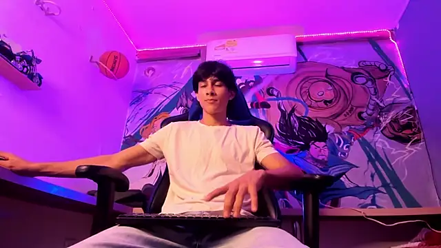 Cheys Mast online show from April 2026 07:33:02 PM