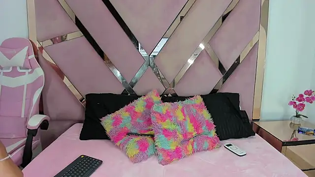 Jade ht online show from April 2026 12:43:02 PM