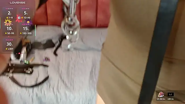 Snapshot of hilaryythompson chatting on May 2026 08:27:01 PM hilaryythompson online show from May 2026 08:27:01 PM