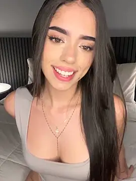 Maia antonelli online show from April 2026 11:24:01 PM