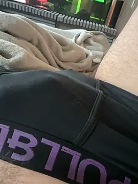 Snapshot of gg79100 chatting on April 2026 05:43:01 PM gg79100 online show from April 2026 05:43:01 PM