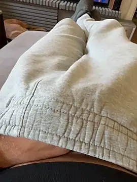 Snapshot of gg79100 chatting on April 2026 01:13:02 PM gg79100 online show from April 2026 01:13:02 PM