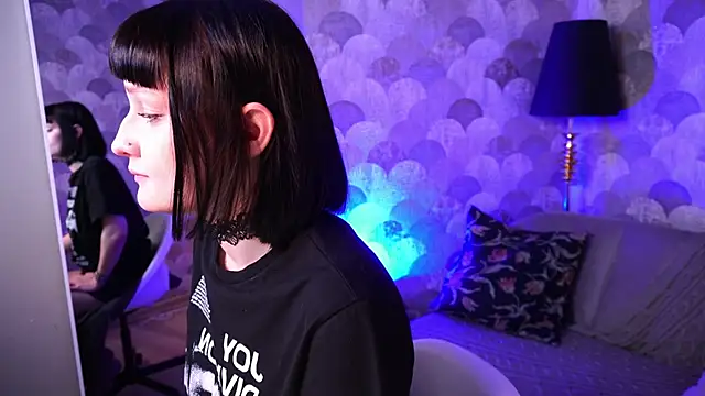 Snapshot of Velvet_Lily chatting on April 2026 08:39:02 PM Velvet Lily online show from April 2026 08:39:02 PM