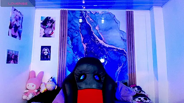 Snapshot of blonde_queen- chatting on May 2026 07:44:02 PM blonde queen- online show from May 2026 07:44:02 PM