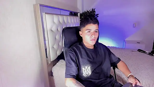 Liam Dustin online show from May 2026 08:17:01 PM