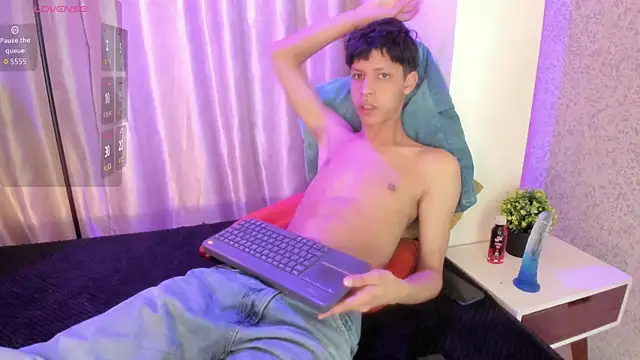 Snapshot of Ethan_qop chatting on April 2026 11:27:01 AM Ethan qop online show from April 2026 11:27:01 AM