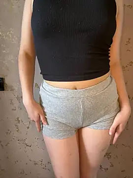 Snapshot of EmilyDare0 chatting on May 2026 08:41:02 AM EmilyDare0 online show from May 2026 08:41:02 AM