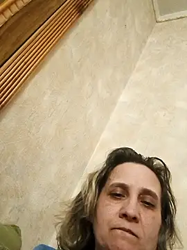 KatieLove133 online show from April 2026 08:28:02 PM