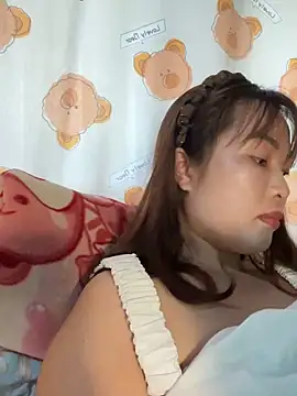 Snapshot of Milik-1022 chatting on April 2026 02:44:02 AM Milik-1022 online show from April 2026 02:44:02 AM