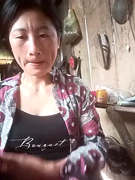 Snapshot of IORio_2X chatting on April 2026 09:32:01 AM IORio 2X online show from April 2026 09:32:01 AM