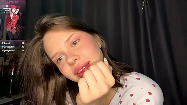 SarahHunnye online show from March 2026 11:22:02 PM