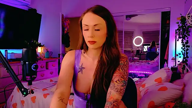 Snapshot of bellethegirl chatting on April 2026 06:39:01 AM bellethegirl online show from April 2026 06:39:01 AM