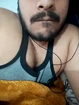 Snapshot of Decentlover67 chatting on April 2026 03:35:01 PM Decentlover67 online show from April 2026 03:35:01 PM