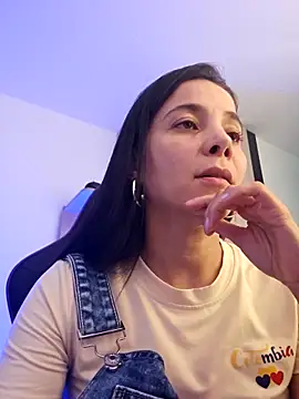 Snapshot of miaeyex chatting on April 2026 09:05:02 PM miaeyex online show from April 2026 09:05:02 PM