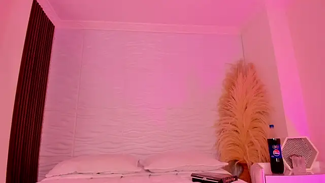 AlondraSoomer online show from April 2026 04:37:01 AM