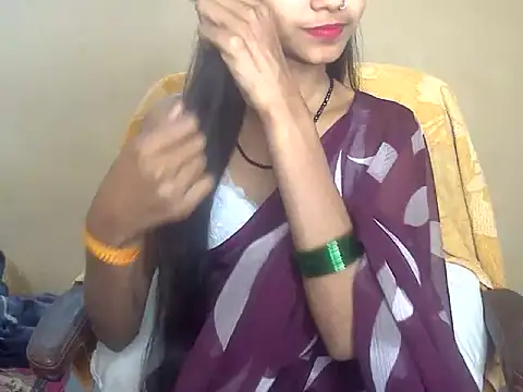 QueenOfDesire01 online show from April 2026 05:10:02 PM