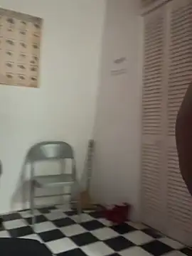 Snapshot of TSROYALE7527 chatting on April 2026 05:43:02 PM TSROYALE7527 online show from April 2026 05:43:02 PM