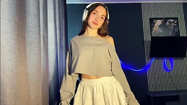 Snapshot of Veluxe chatting on March 2026 11:14:01 AM Veluxe online show from March 2026 11:14:01 AM