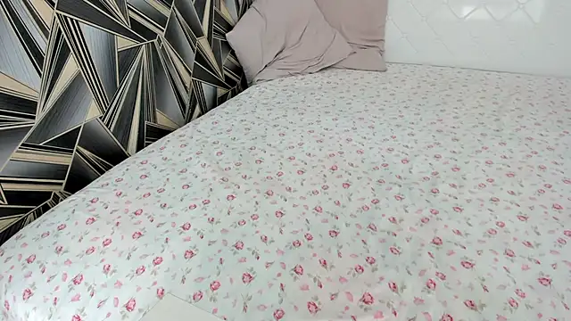 caelestic online show from April 2026 04:57:02 AM