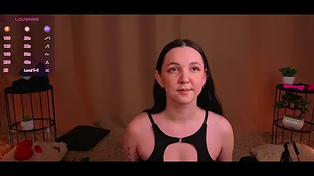 Snapshot of CindyBkitty chatting on May 2026 04:04:02 PM CindyBkitty online show from May 2026 04:04:02 PM
