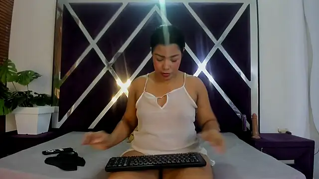 alannaht online show from May 2026 02:11:02 PM