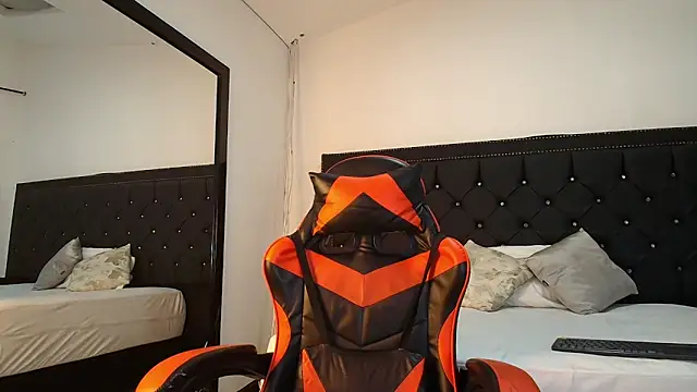 NohaDrake online show from March 2026 04:07:02 AM