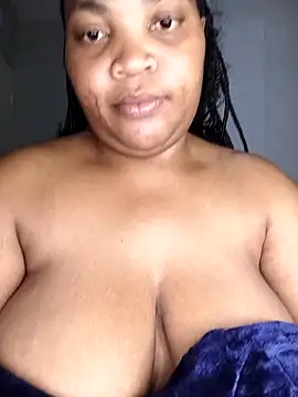 BeverlyQueen15 online show from April 2026 09:32:01 PM