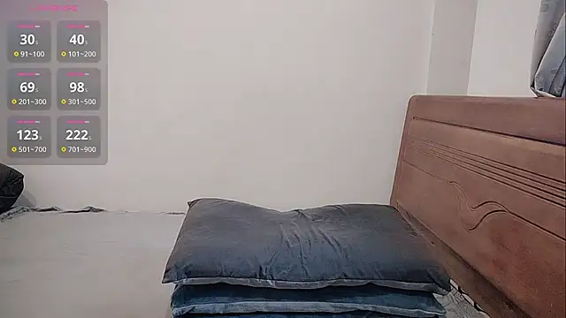 Snapshot of oblakitty_ chatting on June 2026 12:37:01 AM oblakitty online show from June 2026 12:37:01 AM