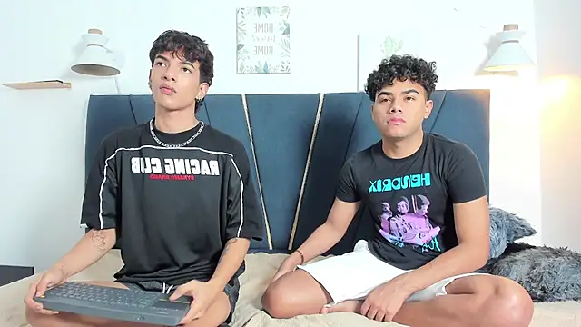 Enzo love18 online show from April 2026 07:26:02 AM