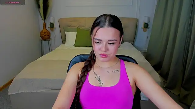 EvaRaider online show from April 2026 09:20:02 PM