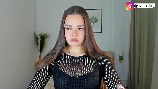 EvaRaider online show from April 2026 01:07:01 PM