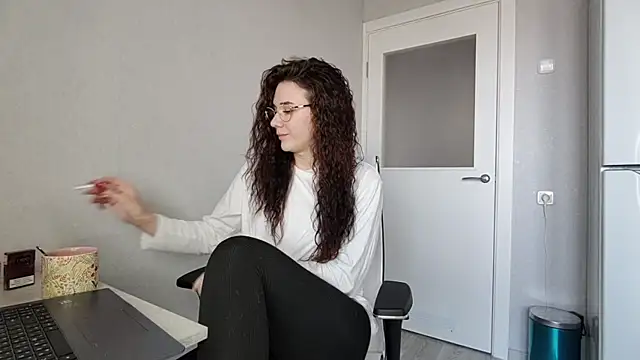 LaritaTocchio online show from April 2026 07:25:02 AM