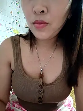 Cherry XyX online show from April 2026 01:33:02 PM