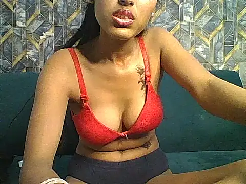 Snapshot of Pari_lovers chatting on March 2026 02:33:02 PM Pari lovers online show from March 2026 02:33:02 PM