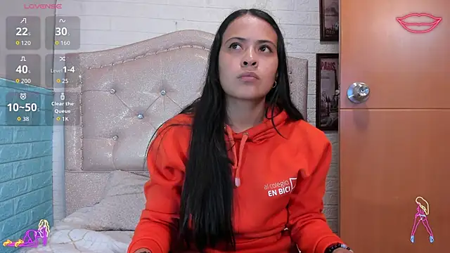 Snapshot of LITTLE-NESSA chatting on April 2026 01:29:02 PM LITTLE-NESSA online show from April 2026 01:29:02 PM