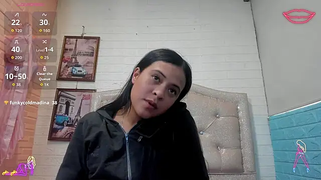 Snapshot of LITTLE-NESSA chatting on April 2026 05:30:01 PM LITTLE-NESSA online show from April 2026 05:30:01 PM