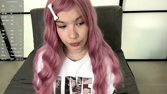 Snapshot of NerissaDeloria chatting on April 2026 08:37:01 AM NerissaDeloria online show from April 2026 08:37:01 AM