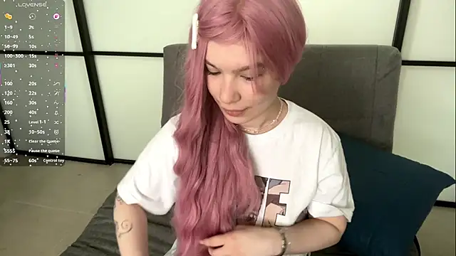 Snapshot of NerissaDeloria chatting on April 2026 09:20:01 AM NerissaDeloria online show from April 2026 09:20:01 AM