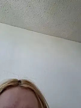 HeyItsChloe online show from March 2026 08:12:02 PM