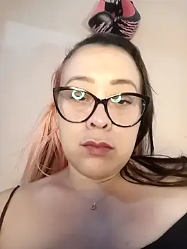 lua-bfly online show from April 2026 10:42:02 PM